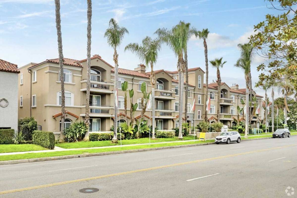 Apartment for rent at 3265 Sawtelle Blvd #104, Los Angeles, CA 90066