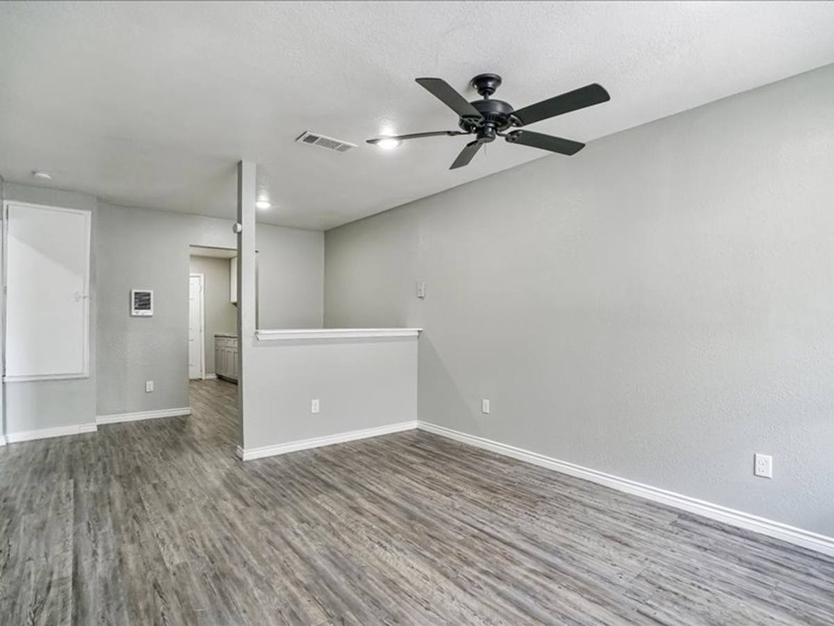 Townhouse for rent at 5117 Lavender St, Houston, TX 77026