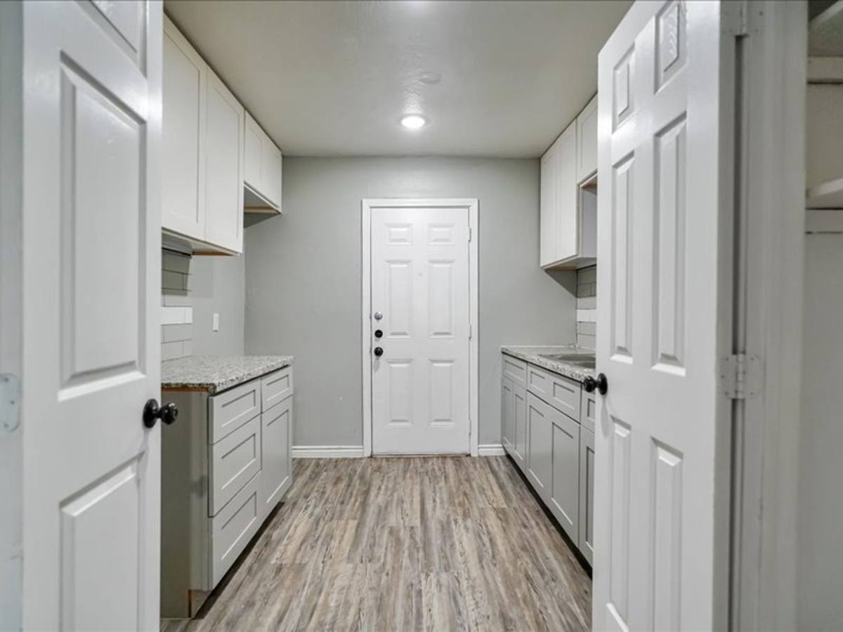 Townhouse for rent at 5117 Lavender St, Houston, TX 77026