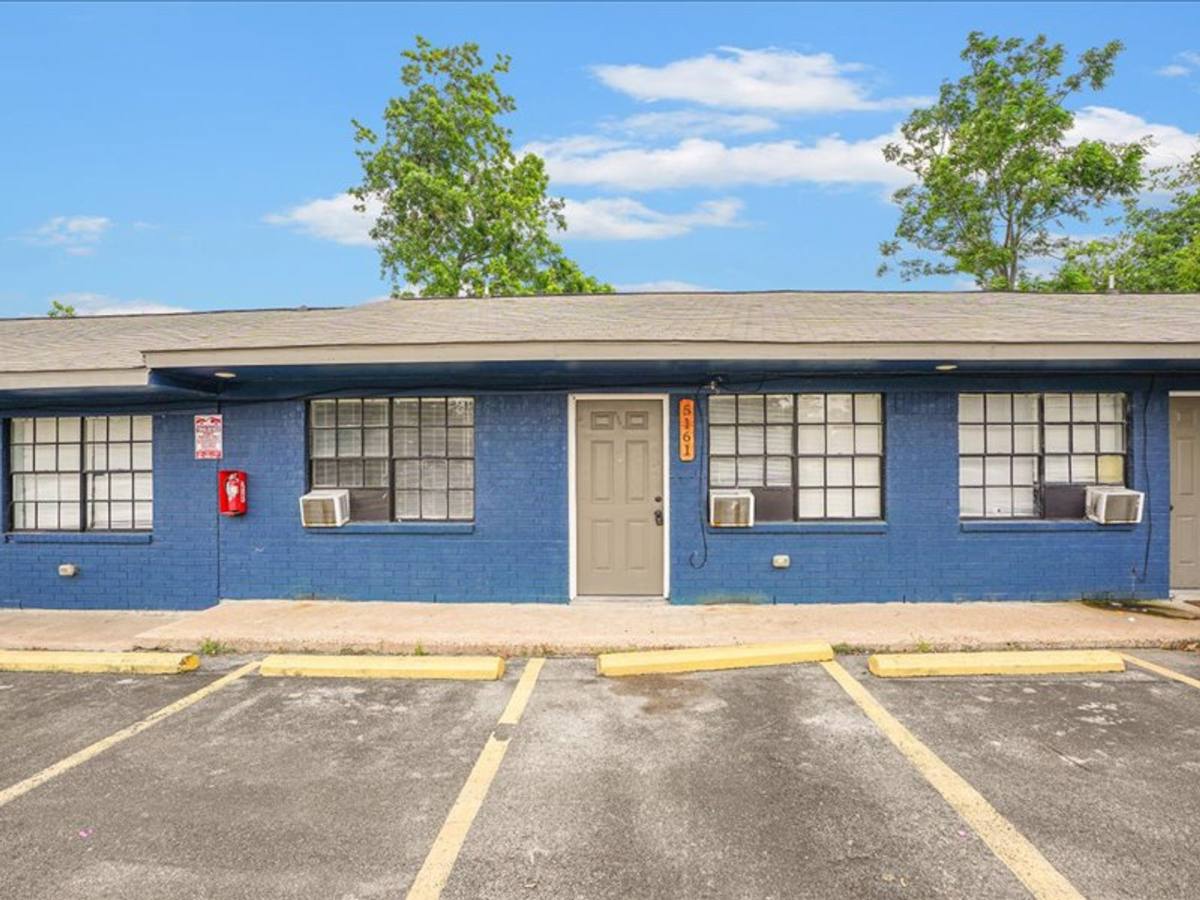 Townhouse for rent at 5117 Lavender St, Houston, TX 77026
