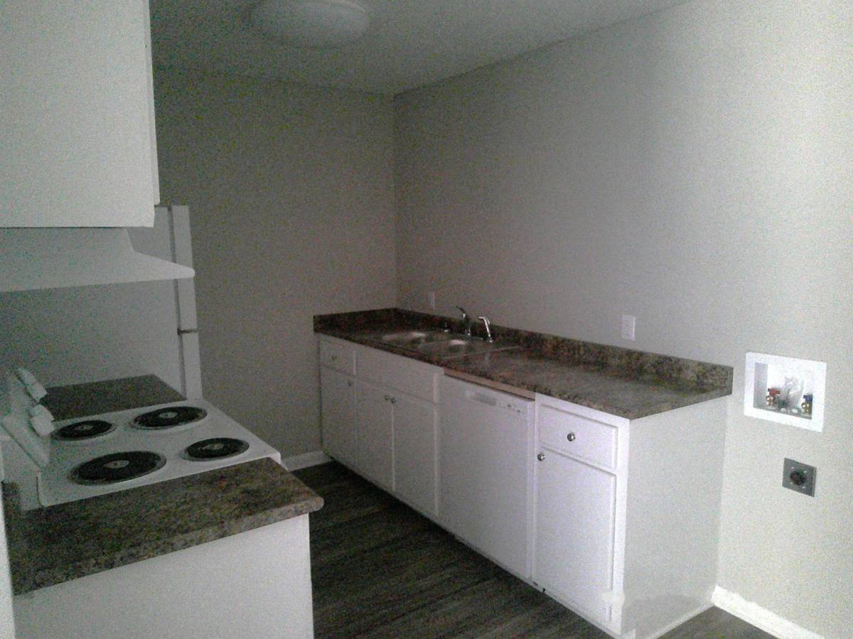 Apartment for rent at 433 Meadowlark Dr, Canton, MS 39046