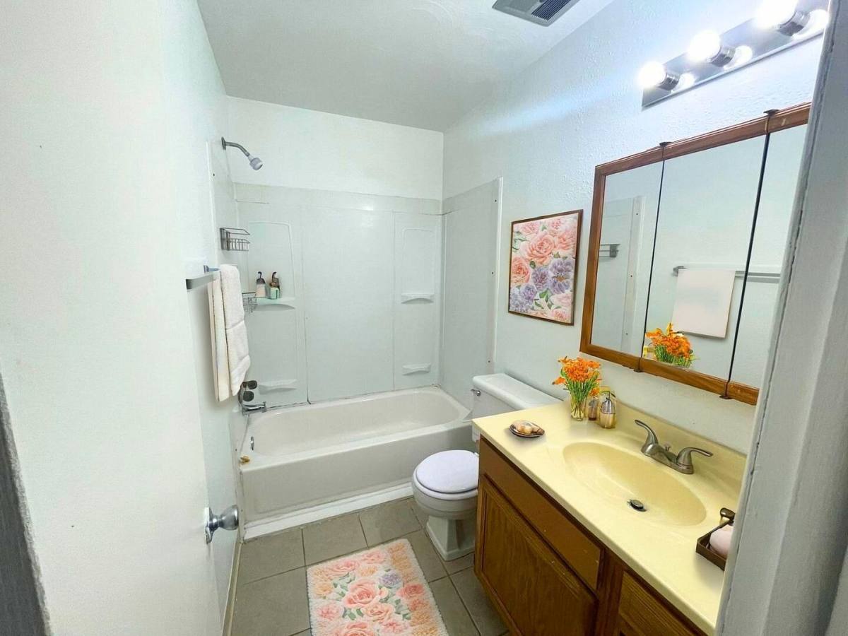 Apartment for rent at 720 W Centennial Ave, Muncie, IN 47303