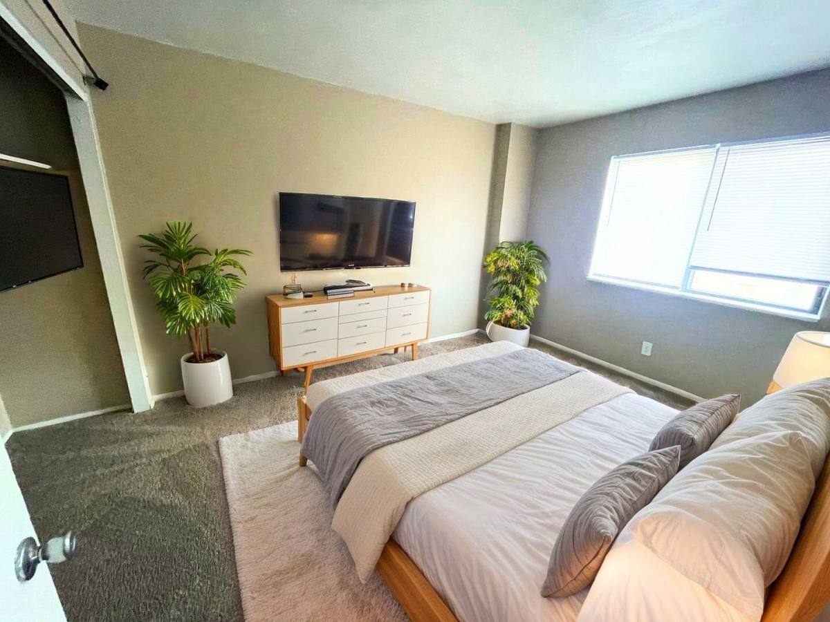 Apartment for rent at 720 W Centennial Ave, Muncie, IN 47303