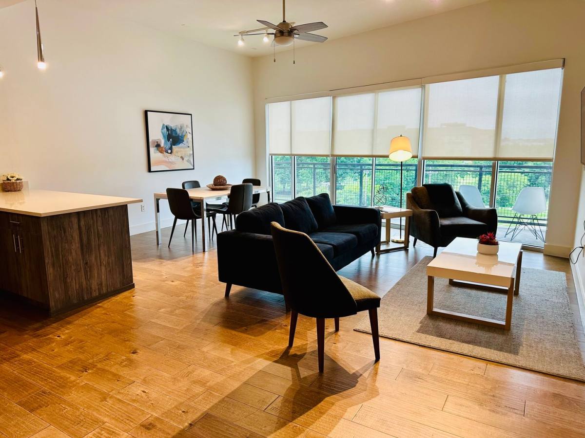 Apartment for rent at 1100 Peters St, Dallas, TX 75215
