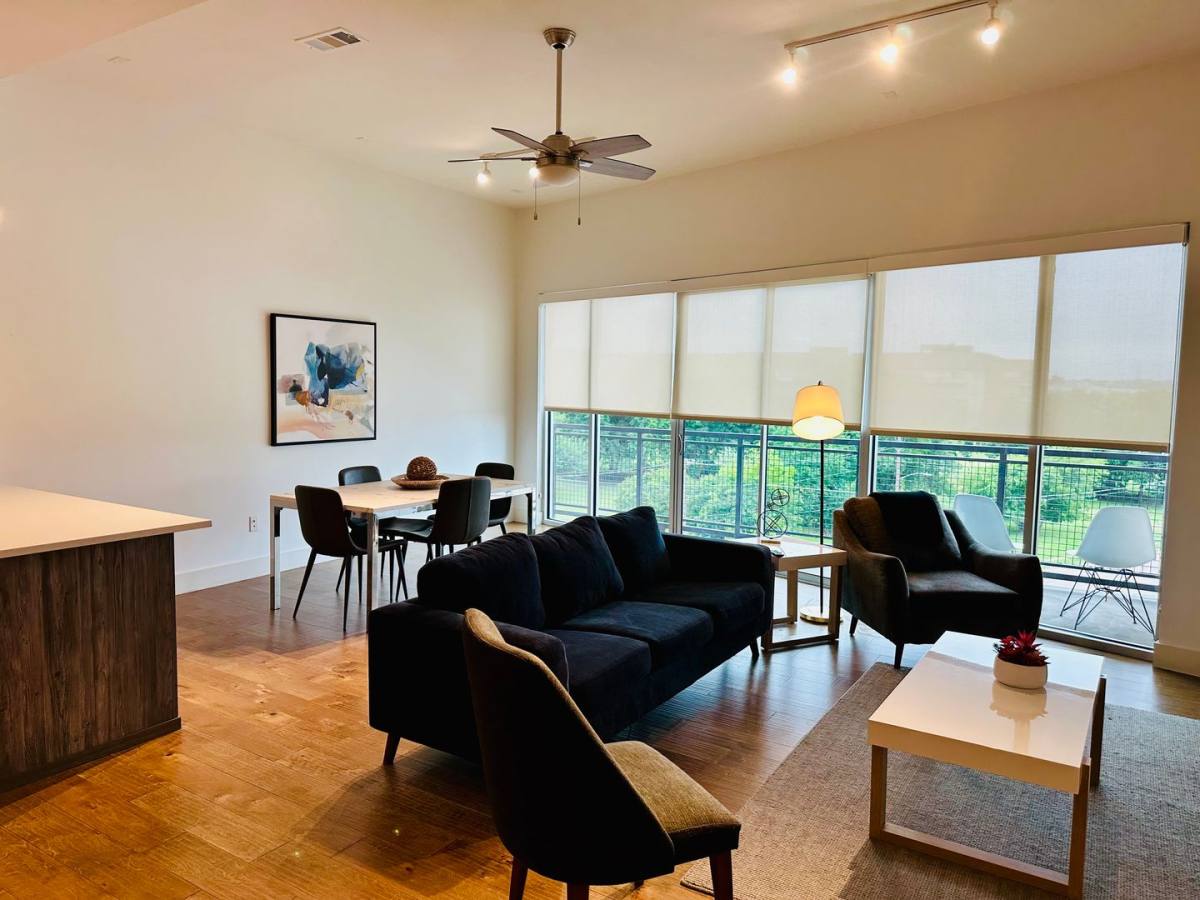Apartment for rent at 1100 Peters St, Dallas, TX 75215