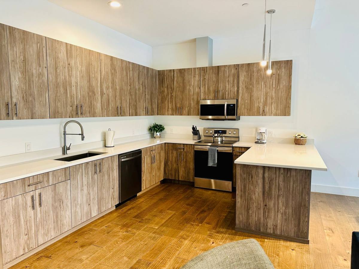 Apartment for rent at 1100 Peters St, Dallas, TX 75215