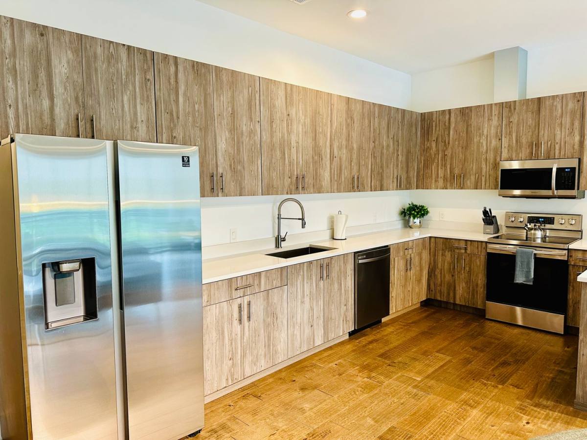 Apartment for rent at 1100 Peters St, Dallas, TX 75215