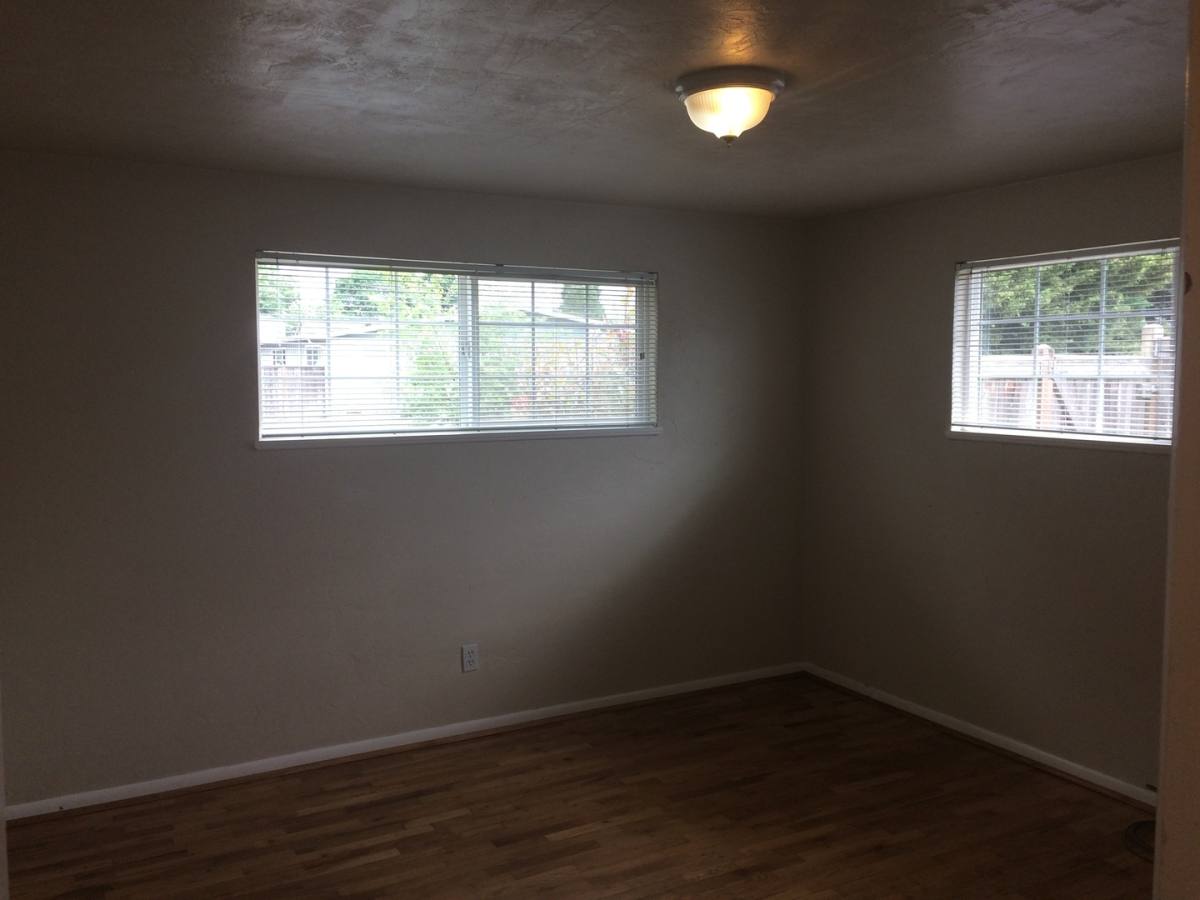 Apartment for rent at 77 79 Hamilton, Eugene, OR 97404