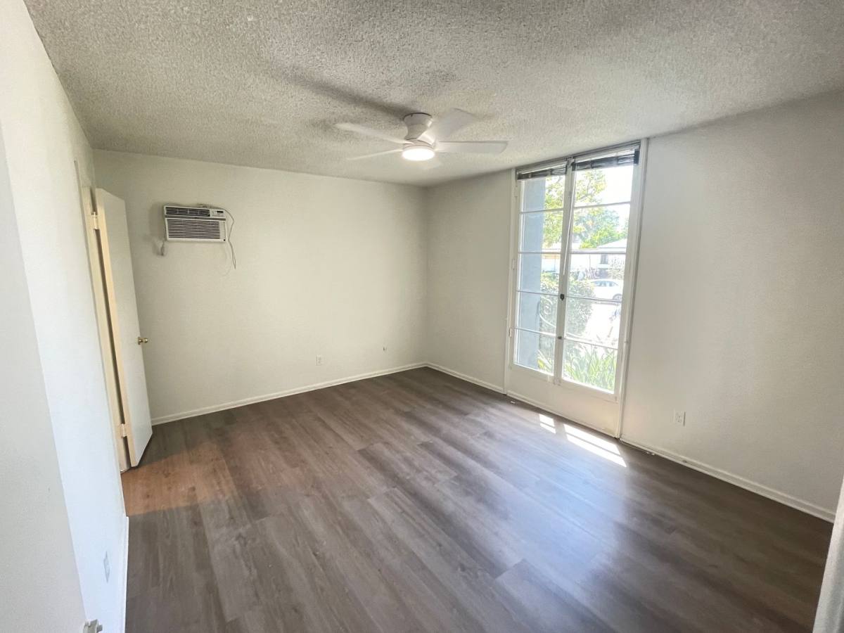 Apartment for rent at 712 N Adams St, Glendale, CA 91206