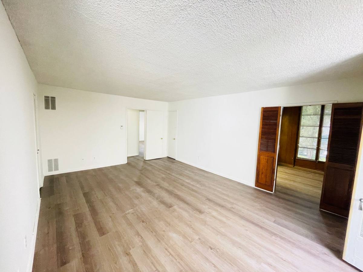Apartment for rent at 712 N Adams St, Glendale, CA 91206