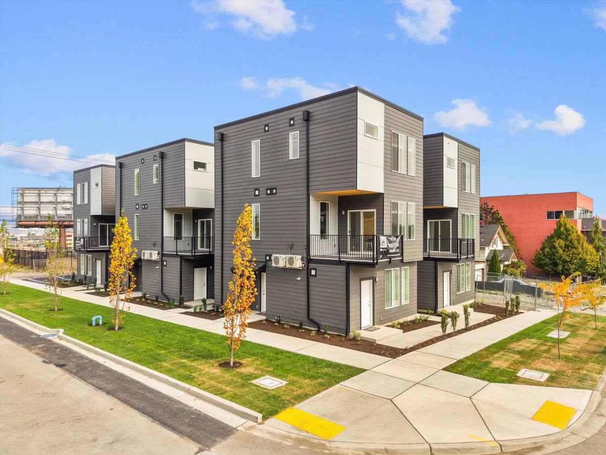 Apartment for rent at 1401 E 29th St, Tacoma, WA 98409