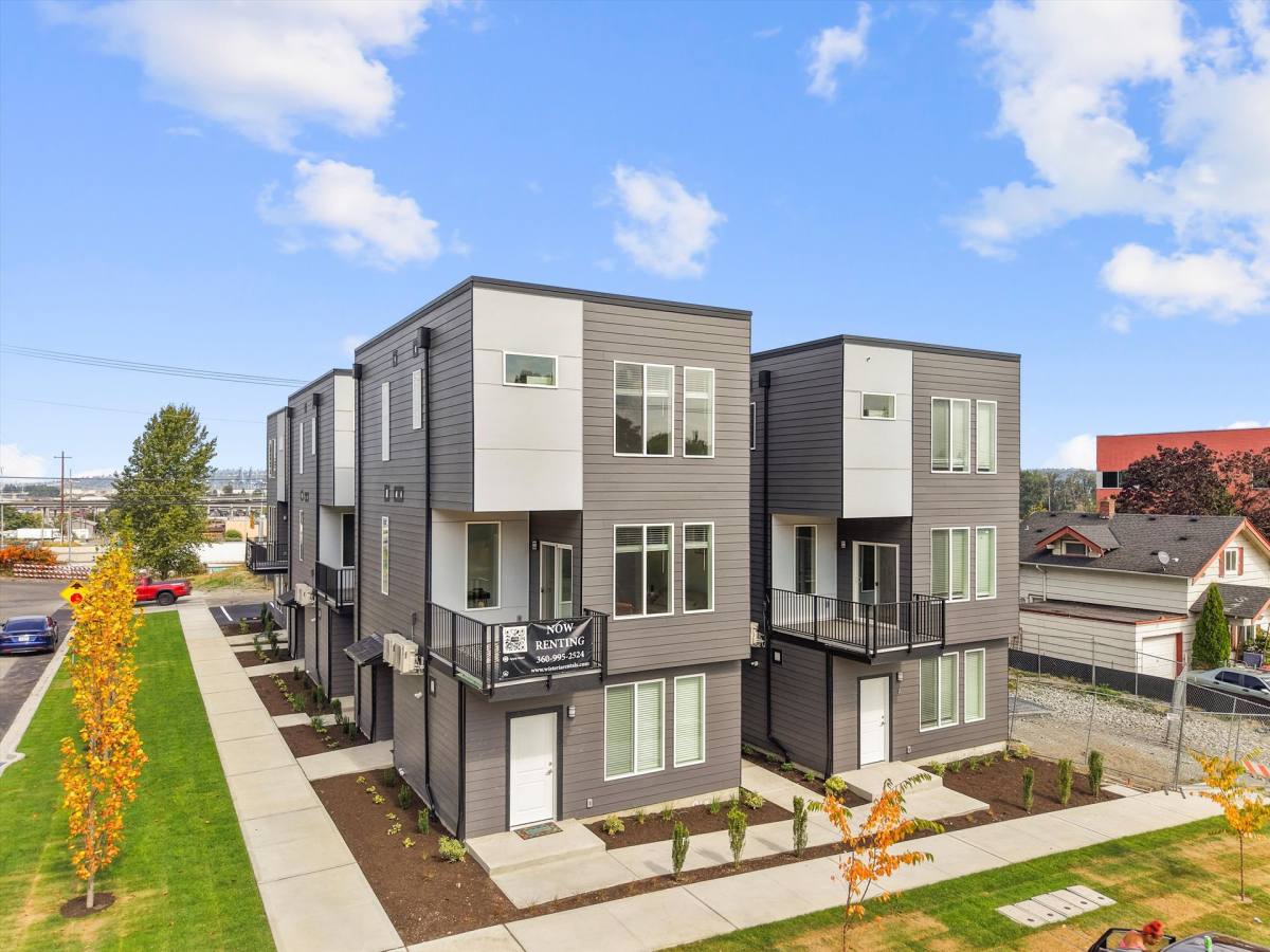 Apartment for rent at 1401 E 29th St, Tacoma, WA 98409