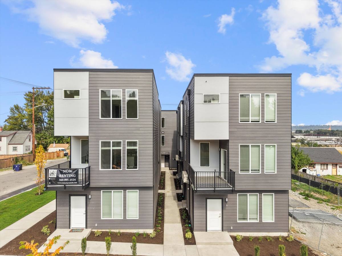 Apartment for rent at 1401 E 29th St, Tacoma, WA 98409