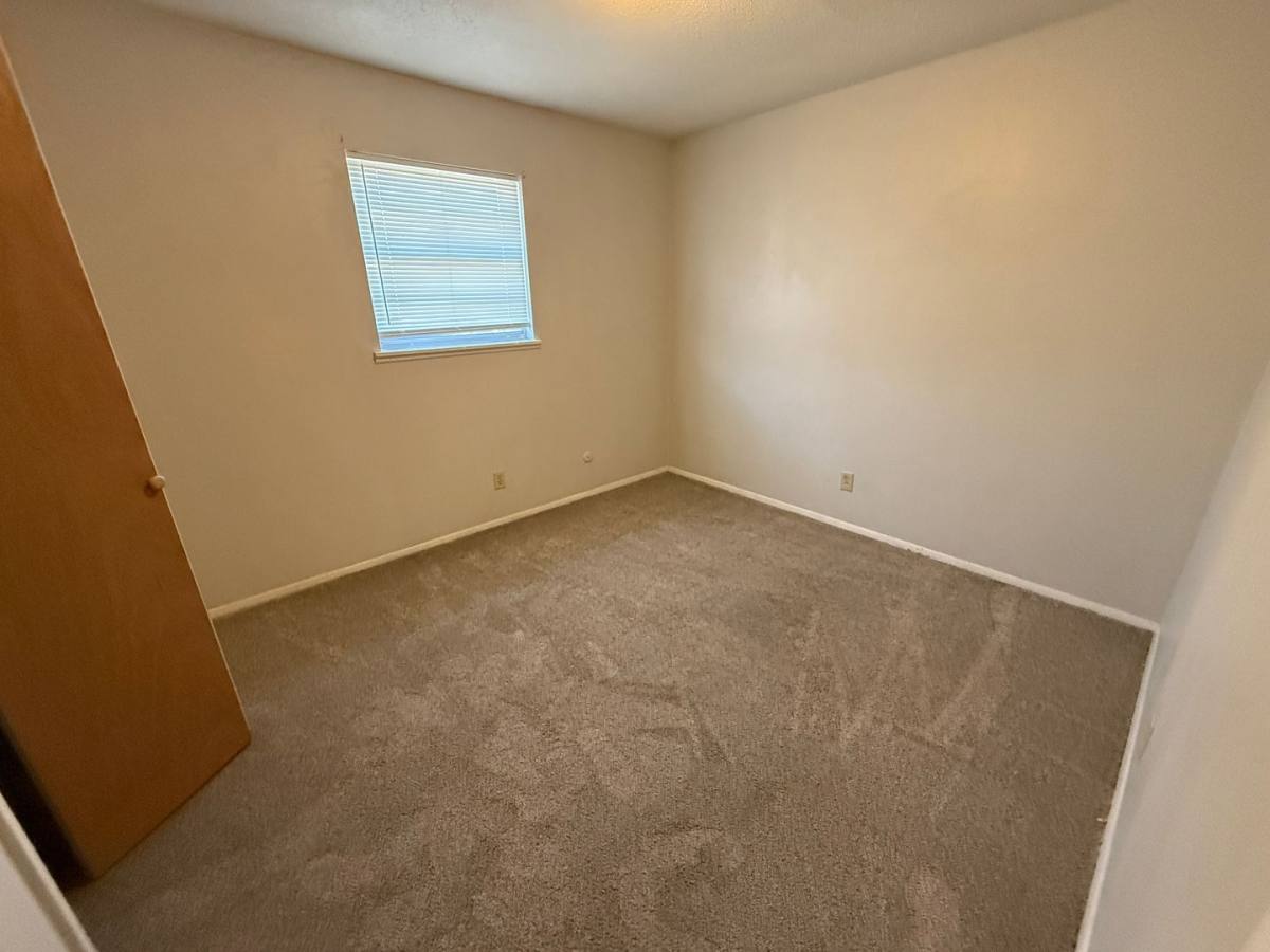 Apartment for rent at 2824 E Memorial Dr, Muncie, IN 47302