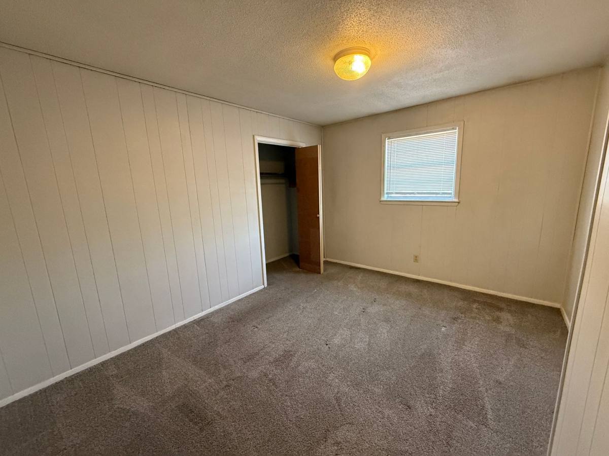 Apartment for rent at 2824 E Memorial Dr, Muncie, IN 47302