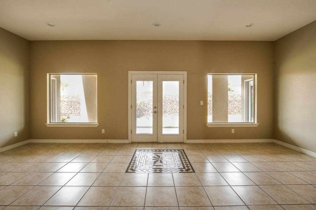 House for rent at 536 Via De Los Arboles, El Paso, TX 79932