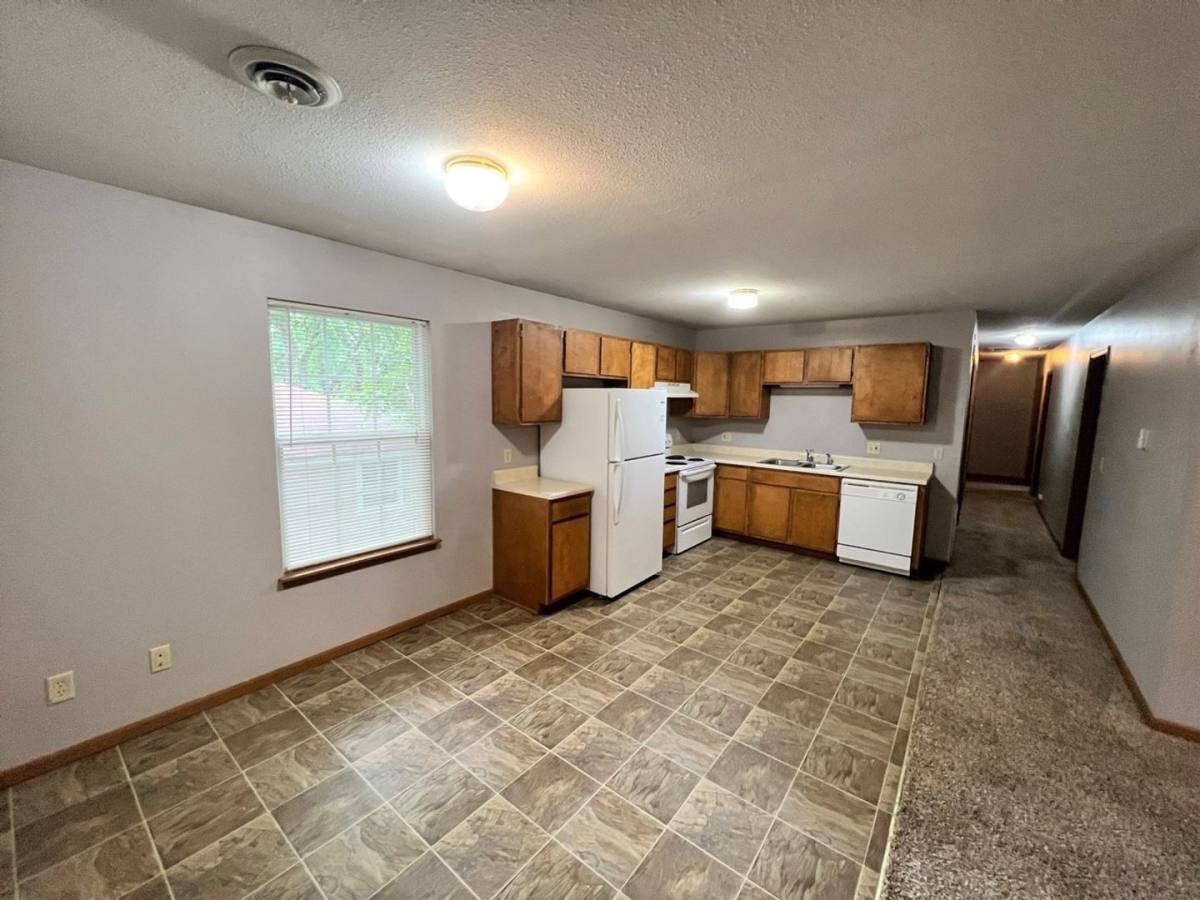 House for rent at 915 Colorado St, Manhattan, KS 66502