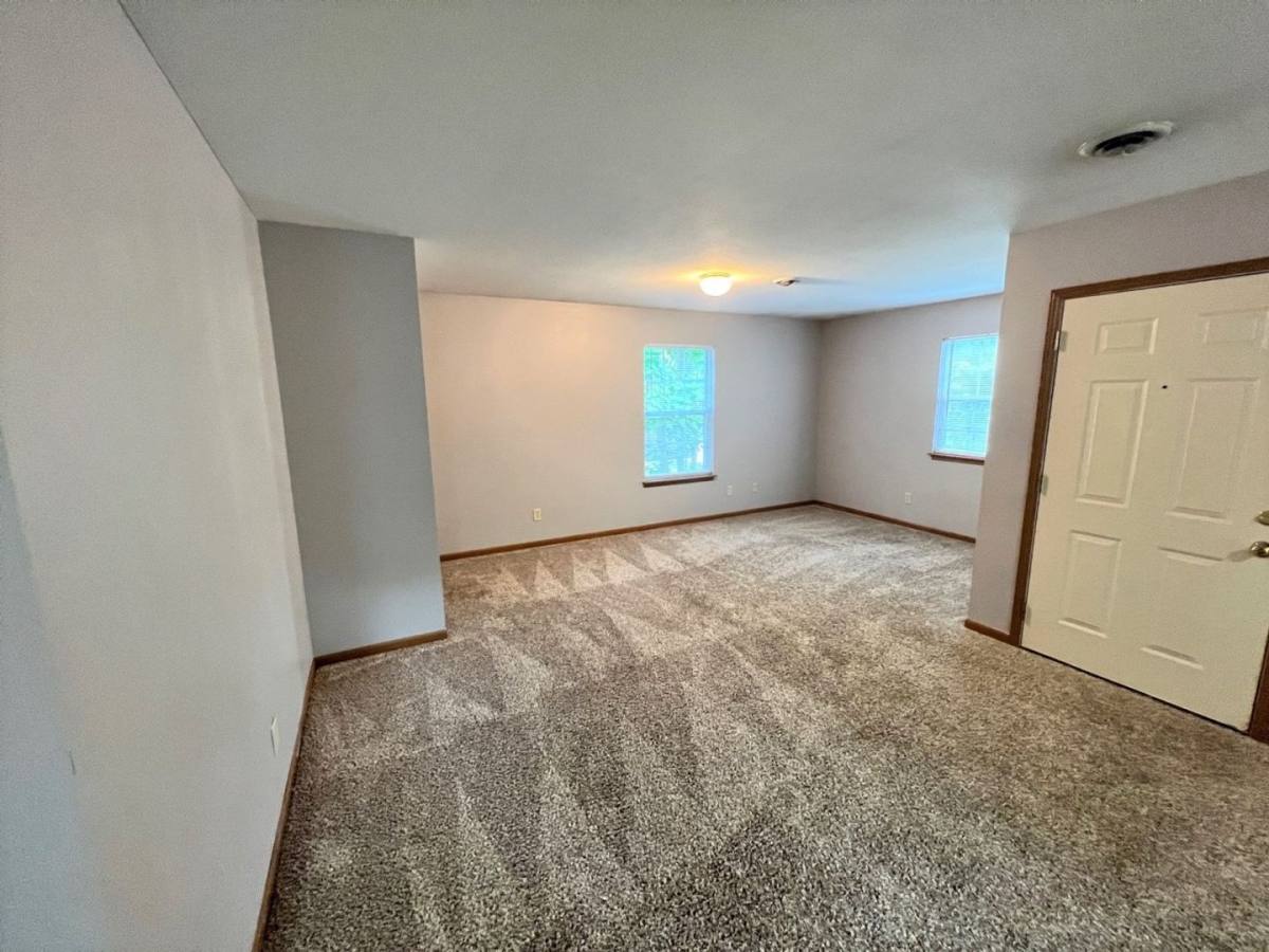 House for rent at 915 Colorado St, Manhattan, KS 66502