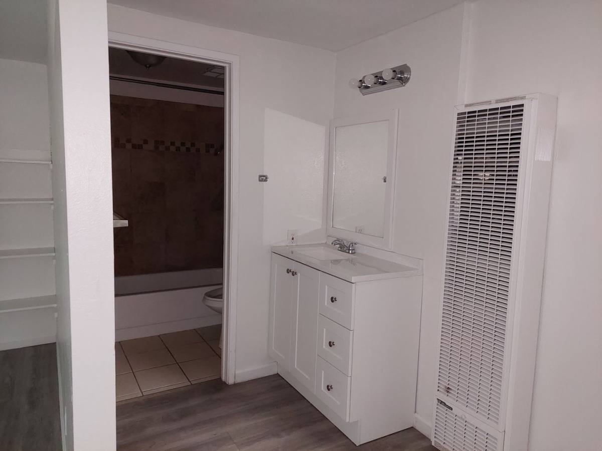 Apartment for rent at 970-976 Glorene Ave, South Lake Tahoe, CA 96150