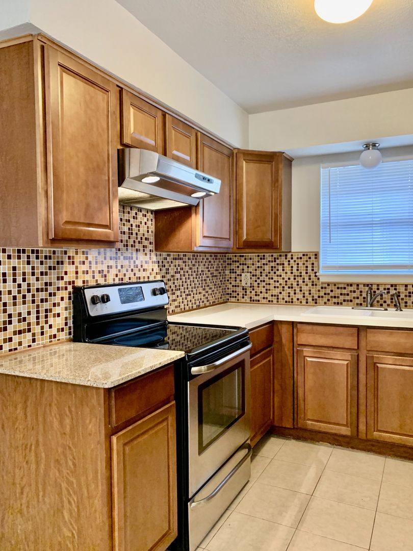 Townhouse for rent at 101 103 Lockhart St, San Marcos, TX 78666