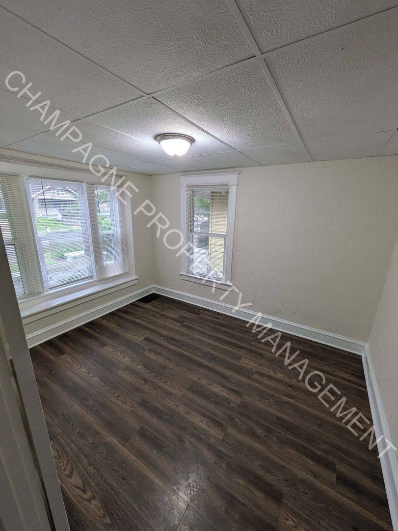 House for rent at 4026 Agnes Ave, Kansas City, MO 64130