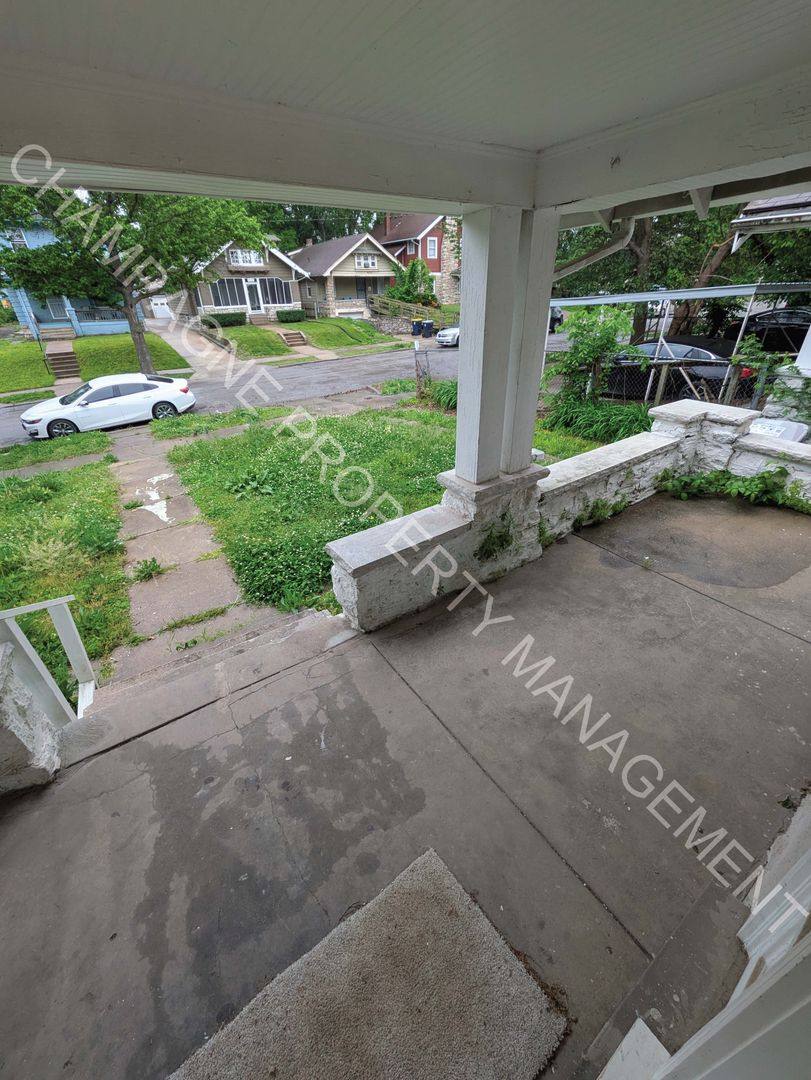 House for rent at 4026 Agnes Ave, Kansas City, MO 64130