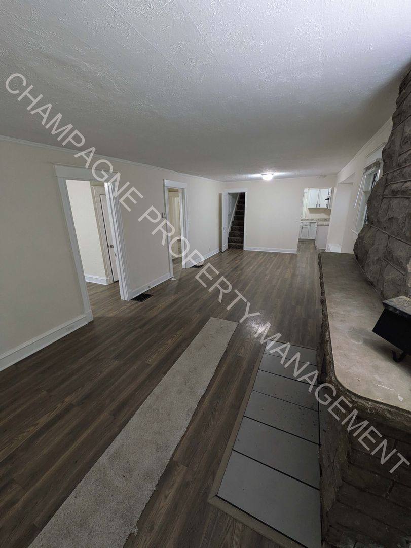 House for rent at 4026 Agnes Ave, Kansas City, MO 64130