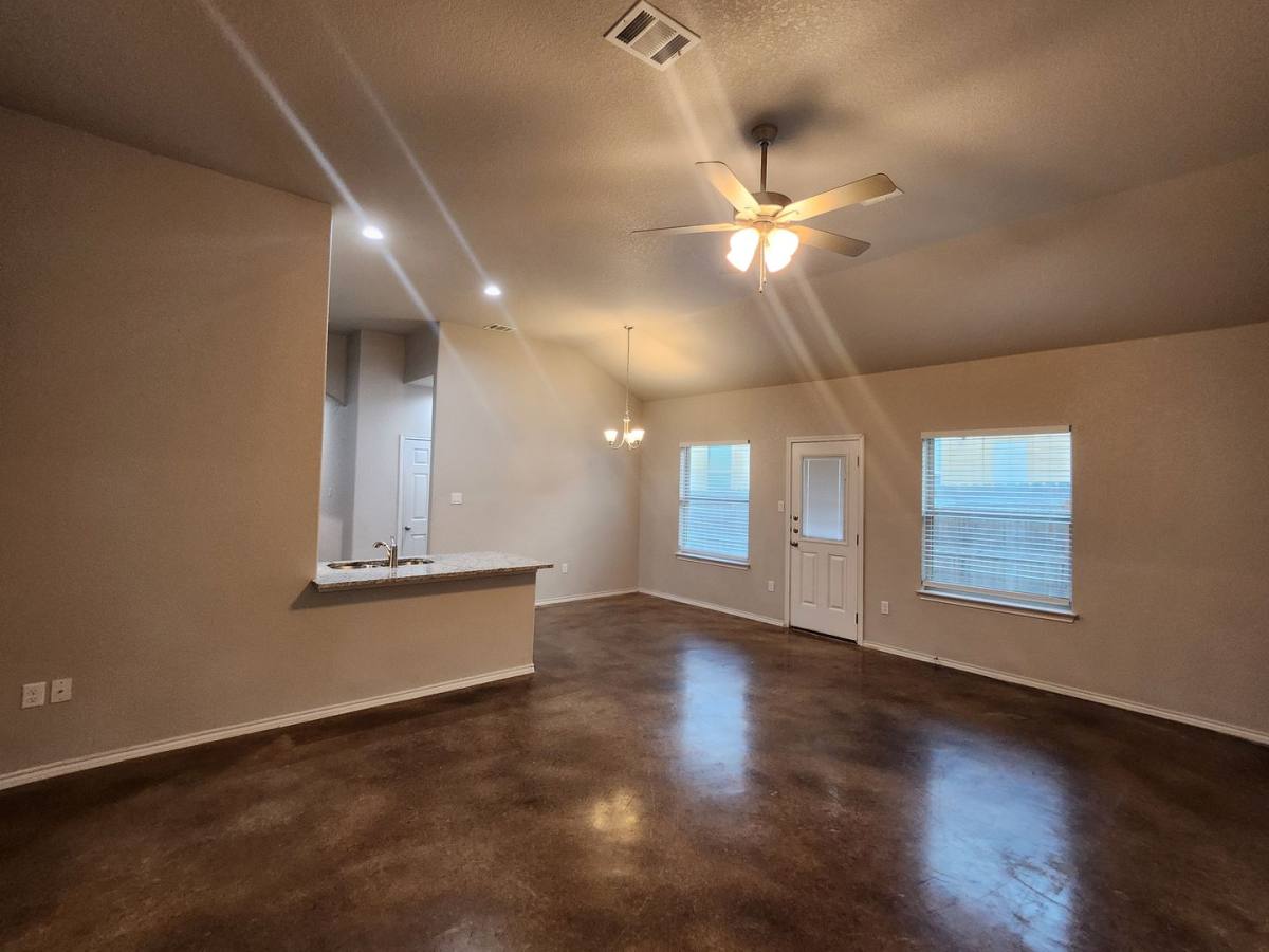 Townhouse for rent at 620 Heathers Way, Seguin, TX 78155
