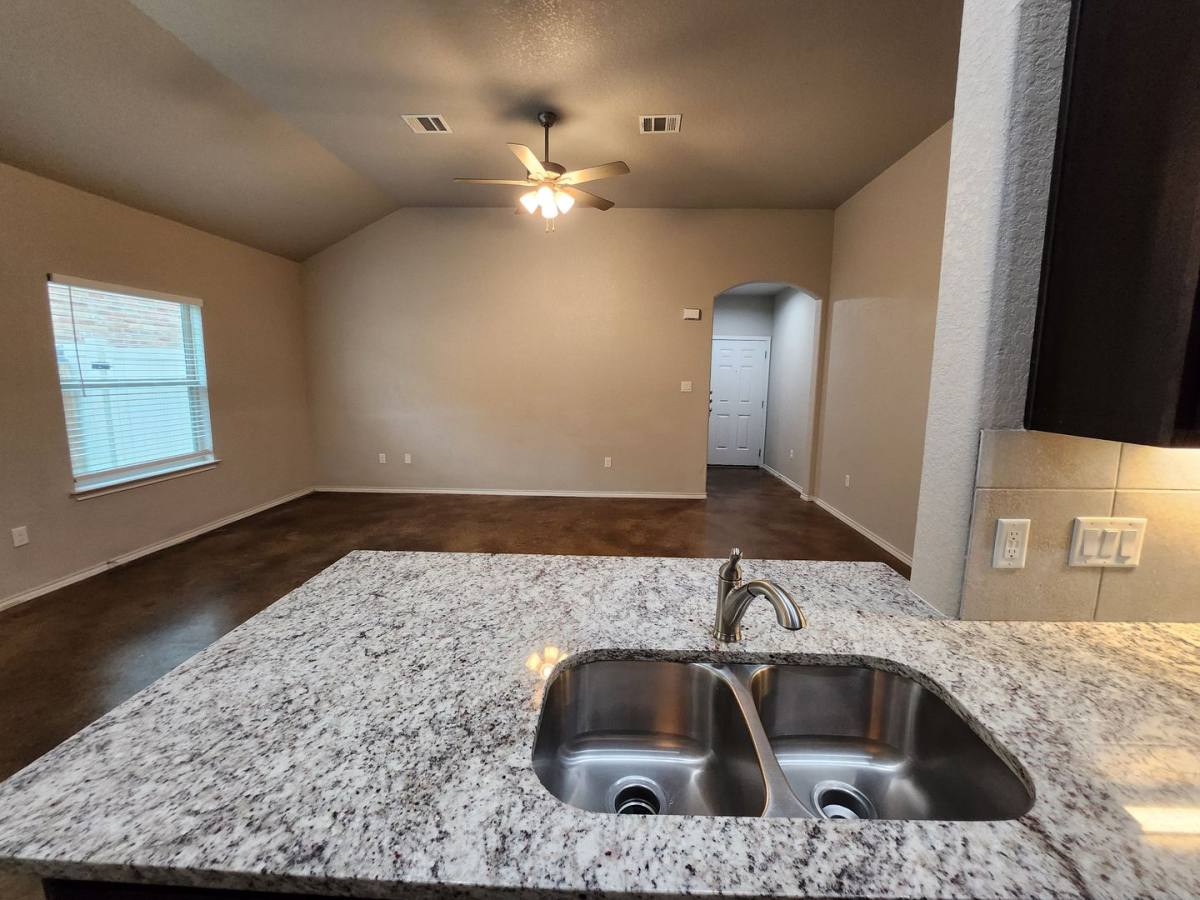 Townhouse for rent at 620 Heathers Way, Seguin, TX 78155