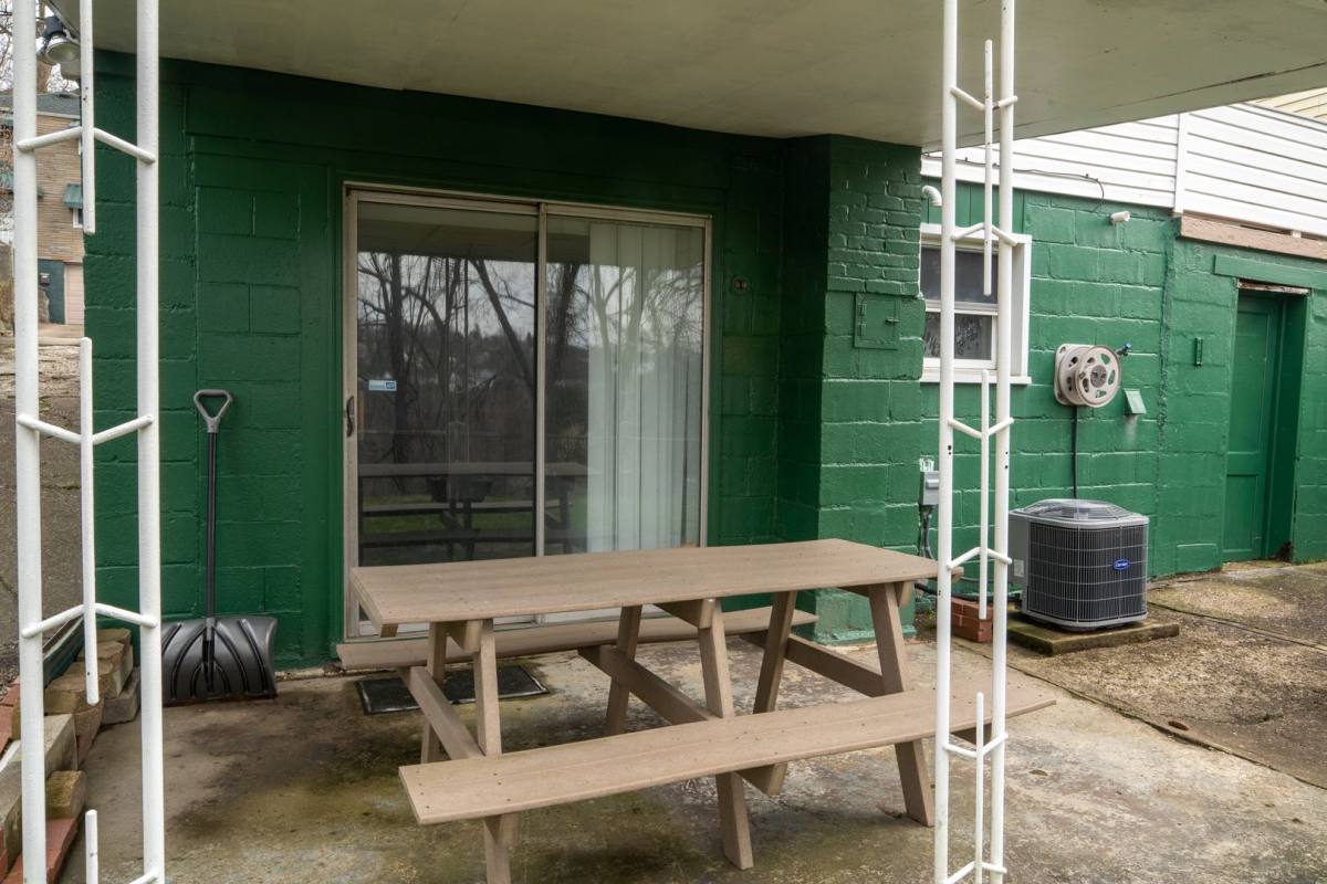 House for rent at 726 Hestor Dr, Pittsburgh, PA 15220