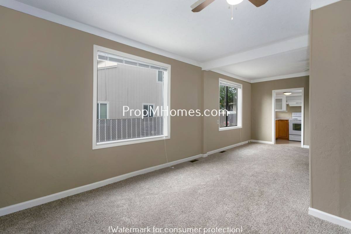 House for rent at 6721 SE 84th Ave, Portland, OR 97266