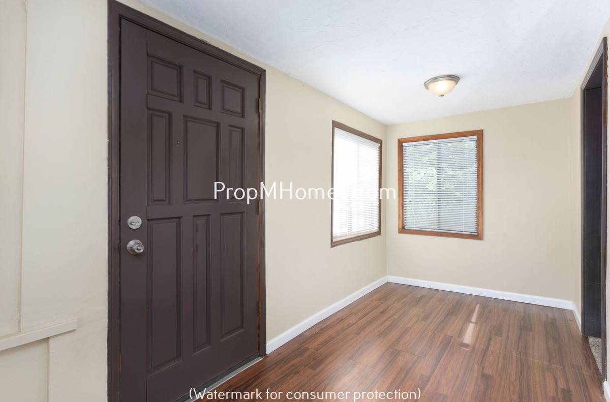 House for rent at 6721 SE 84th Ave, Portland, OR 97266