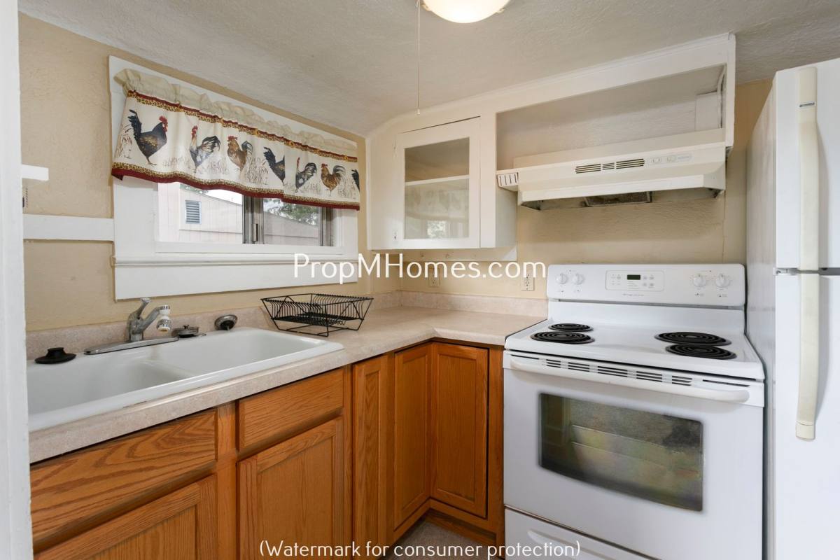 House for rent at 6721 SE 84th Ave, Portland, OR 97266