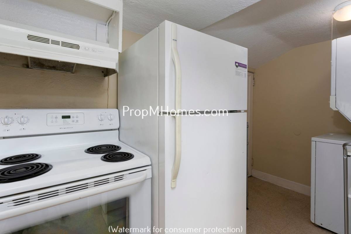 House for rent at 6721 SE 84th Ave, Portland, OR 97266