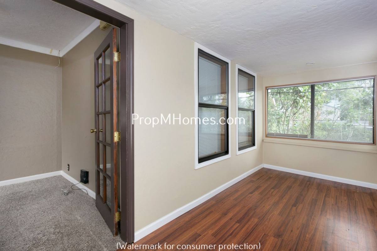 House for rent at 6721 SE 84th Ave, Portland, OR 97266