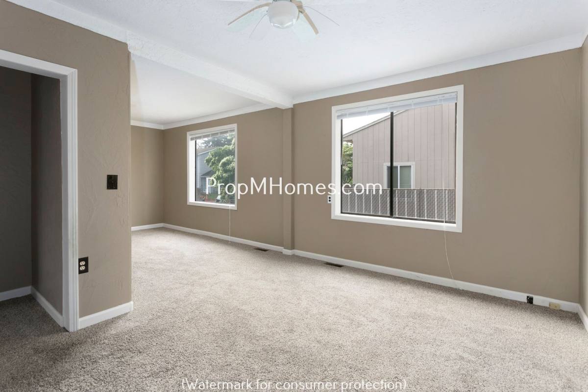 House for rent at 6721 SE 84th Ave, Portland, OR 97266