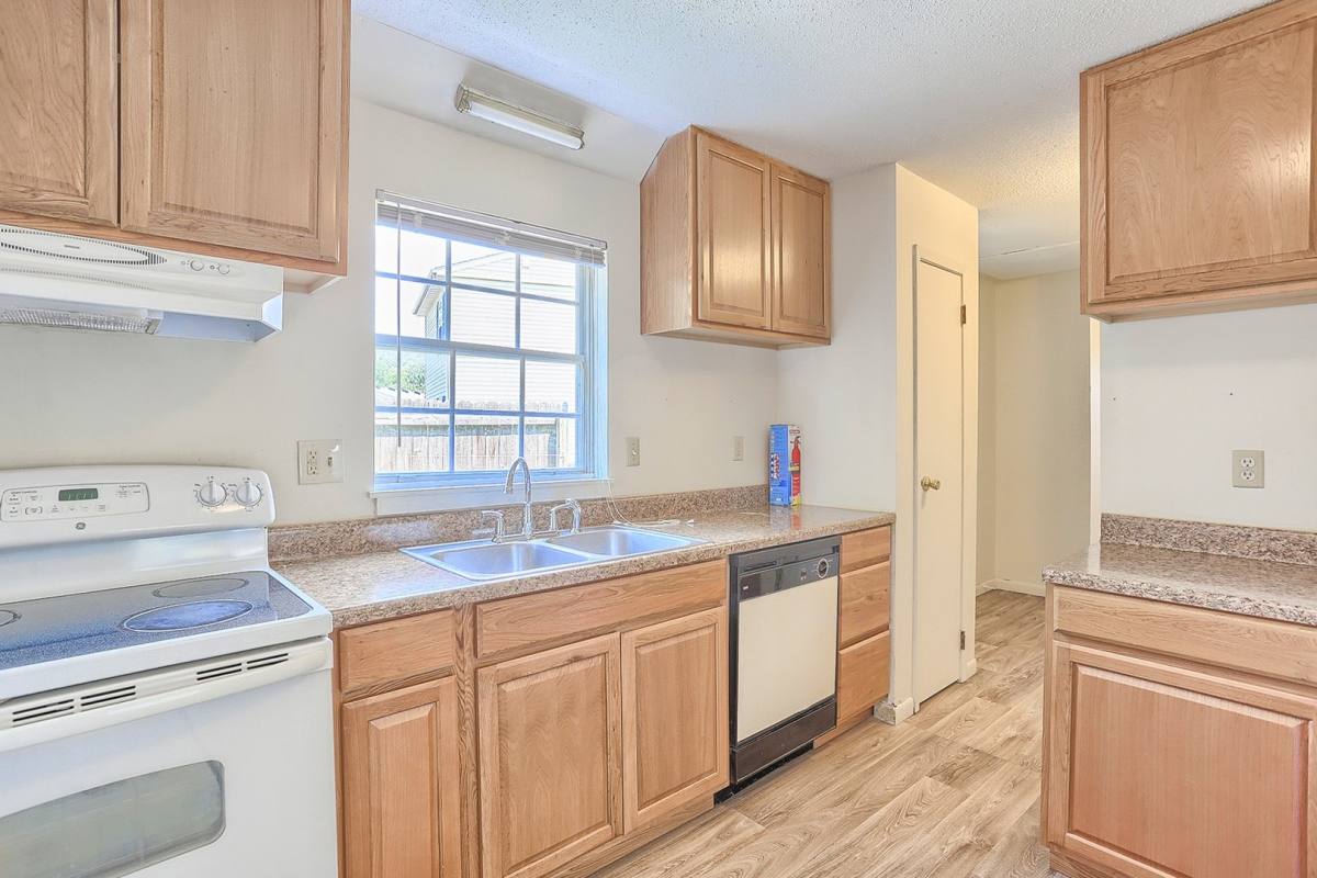 Apartment for rent at 605 English Creek Court, Champaign, IL 61821