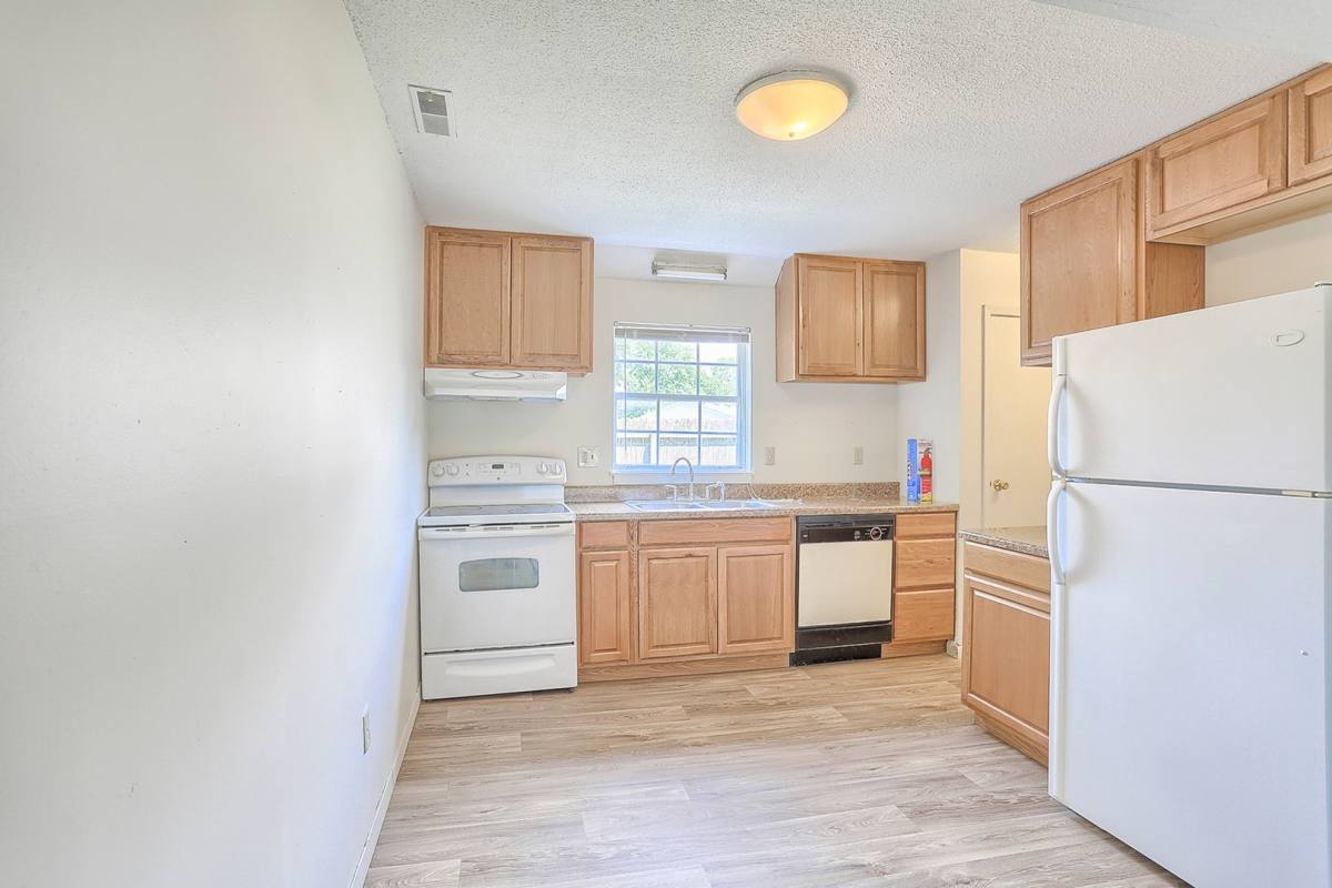 Apartment for rent at 605 English Creek Court, Champaign, IL 61821