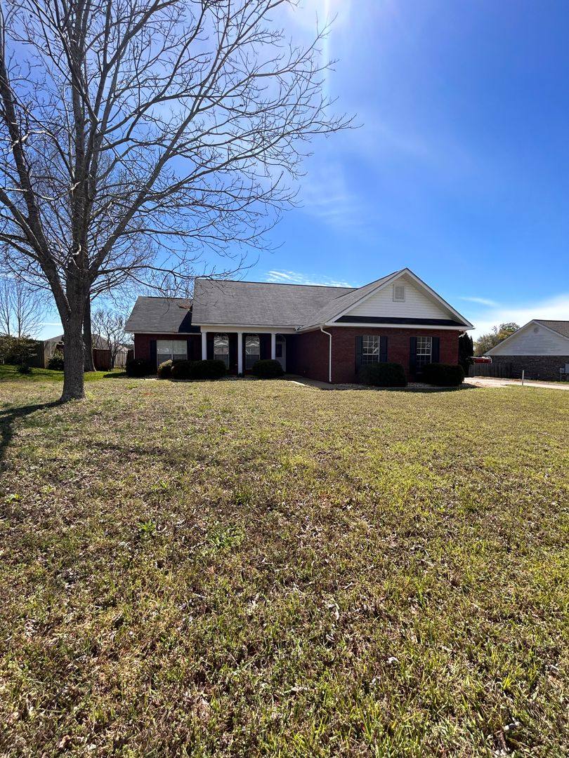 House for rent at 113 Autumn Way, Enterprise, AL 36330