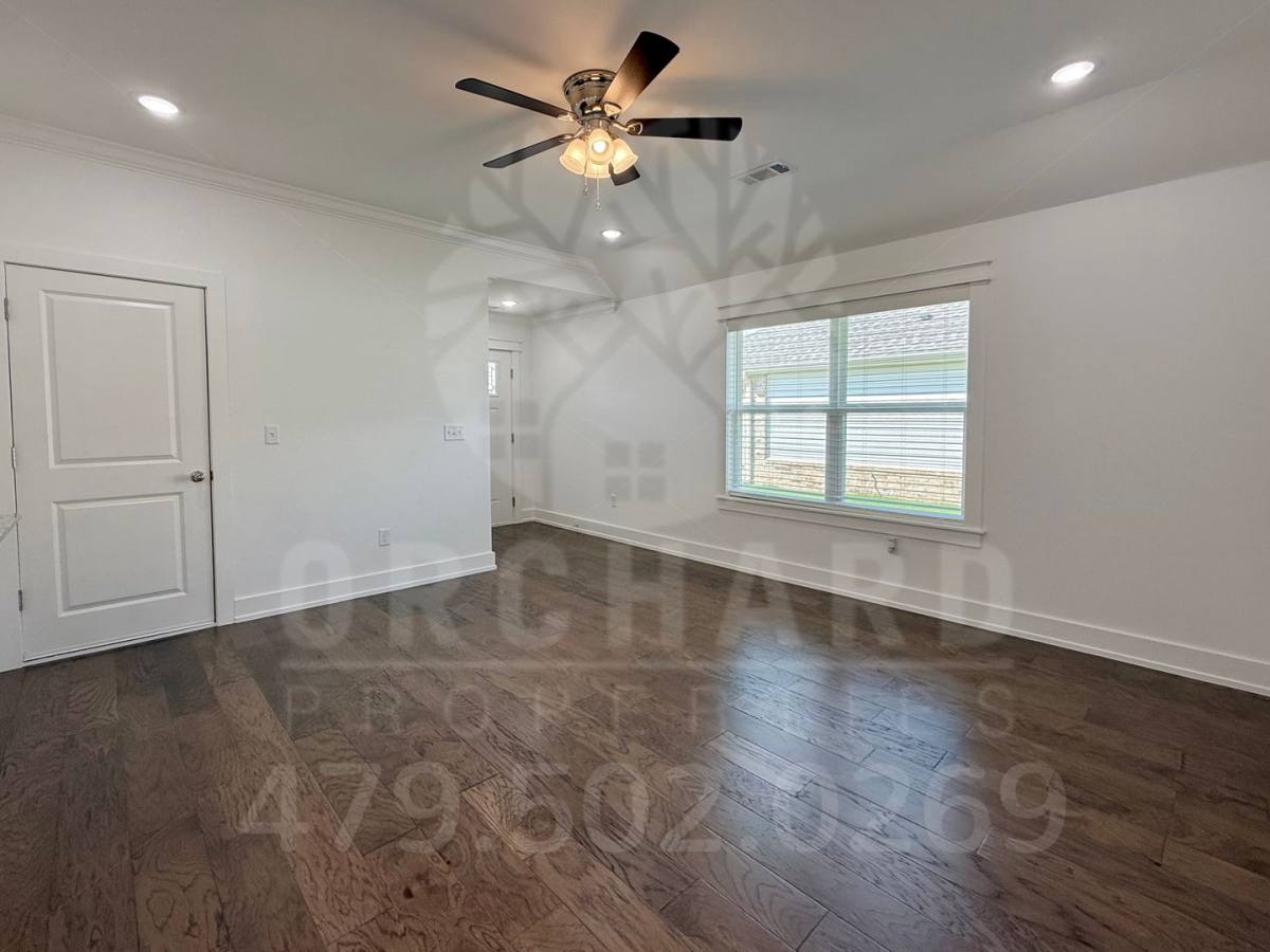 Apartment for rent at 1904 E Brookview Dr, Siloam Springs, AR 72761