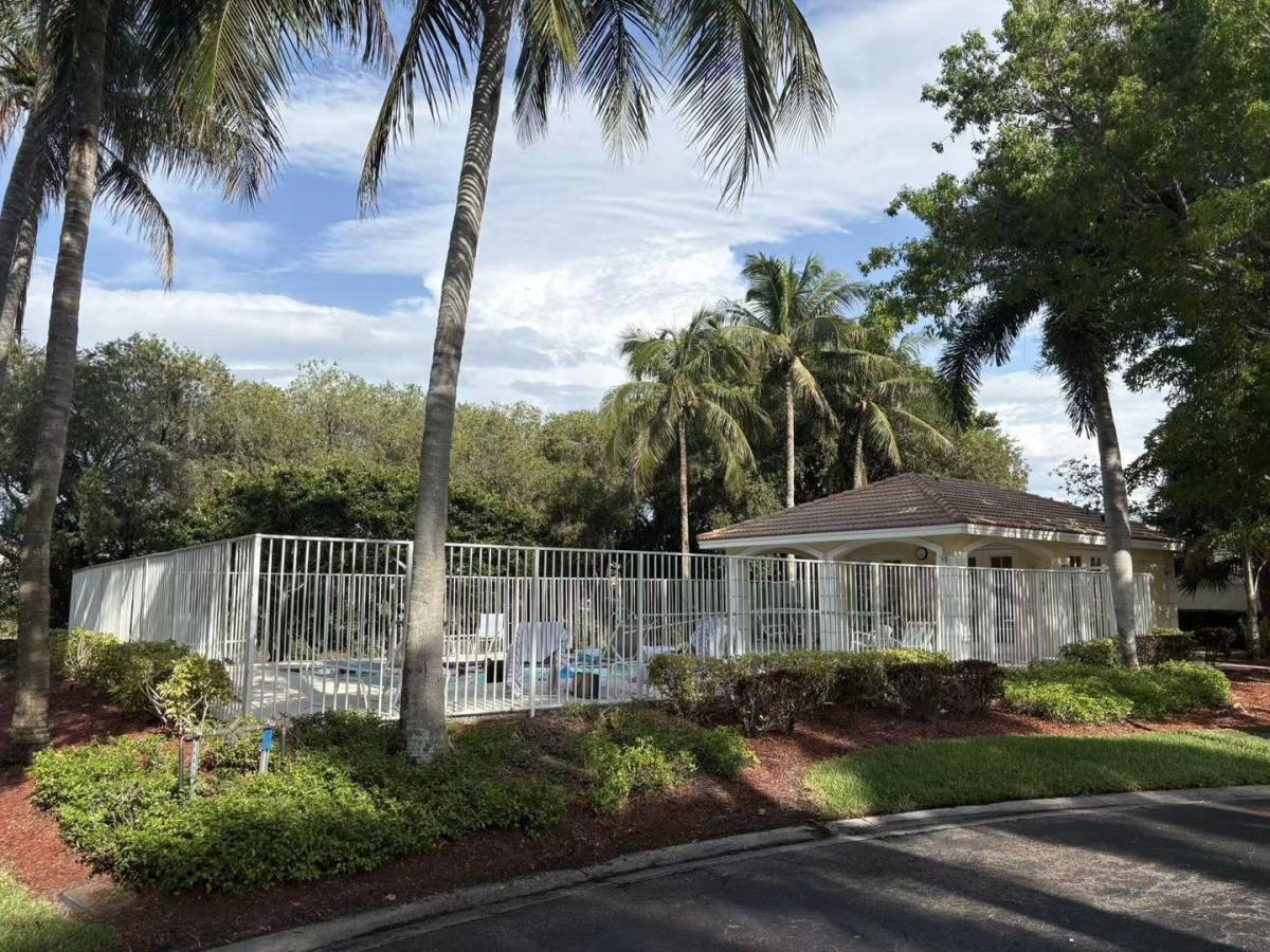 Townhouse for rent at 11500 NW 33rd St, Fort Lauderdale, FL 33323
