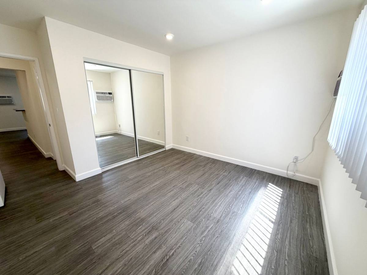 Apartment for rent at 5130 Yarmouth Ave, Encino, CA 91316