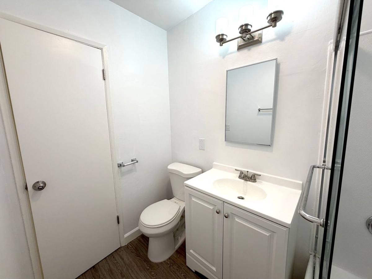 Apartment for rent at 5130 Yarmouth Ave, Encino, CA 91316