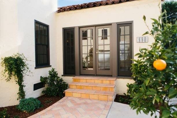 Apartment for rent at 204 1 2 Quincy Ave, Long Beach, CA 90803