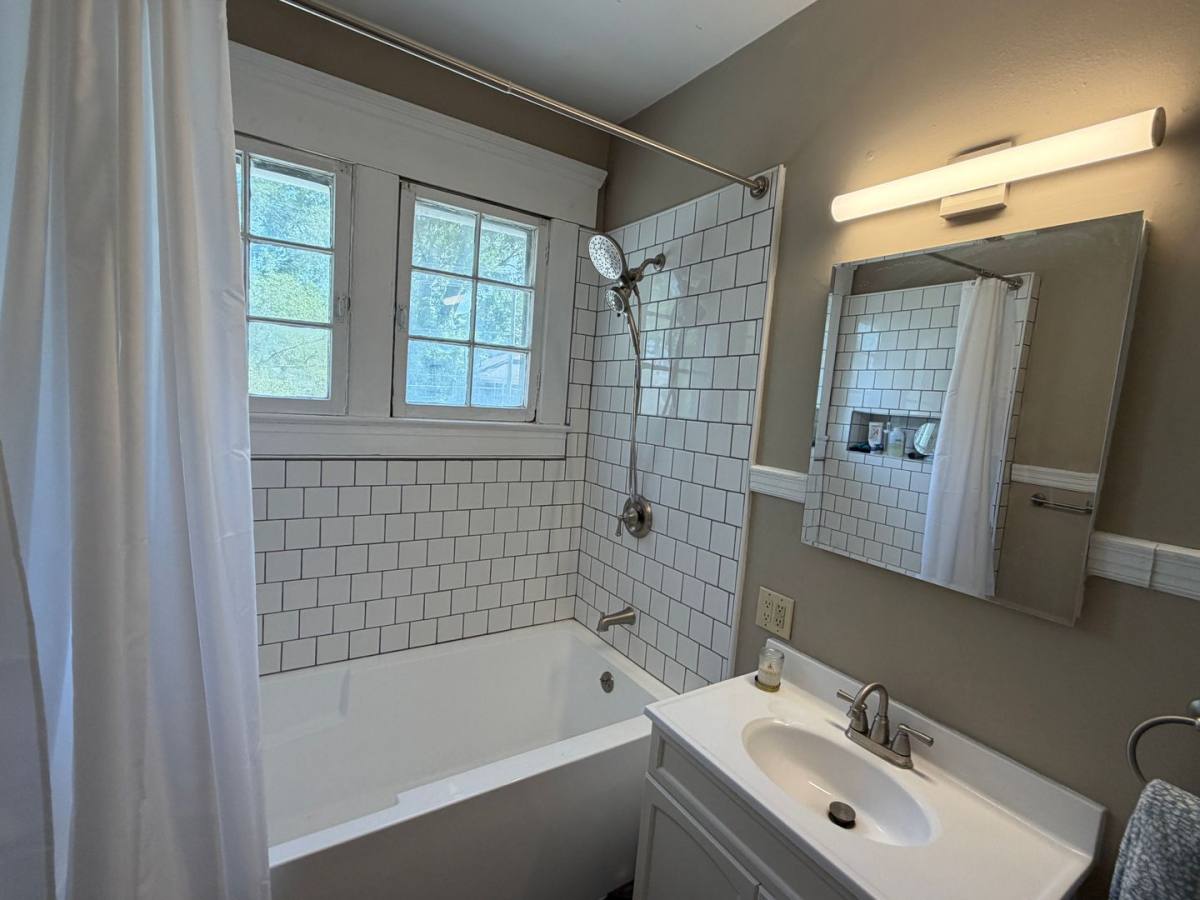 House for rent at 1125 W Jefferson Blvd, Fort Wayne, IN 46802