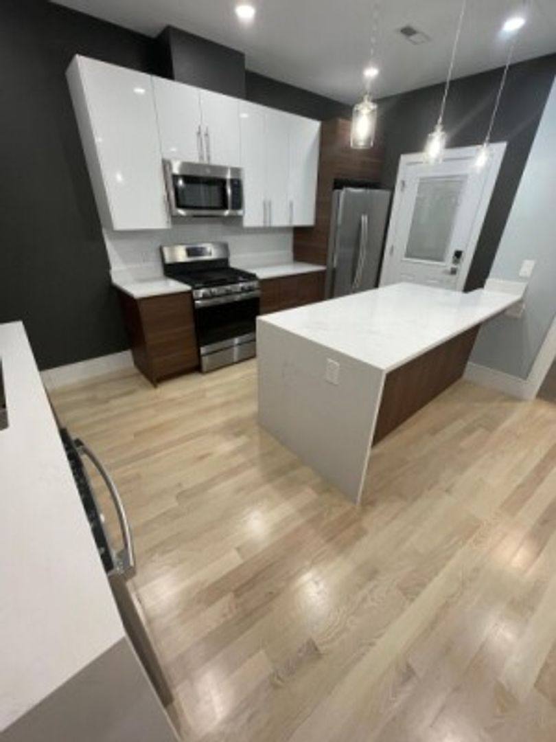 Apartment for rent at 11 University Rd #1A, Brookline, MA 02445