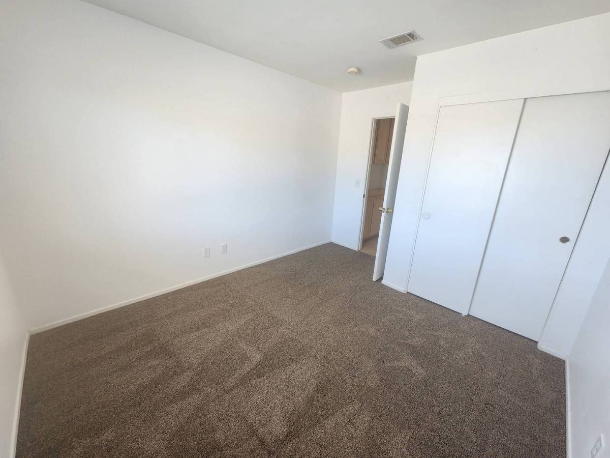 House for rent at 71593 Sunflower Dr, Twentynine Palms, CA 92277