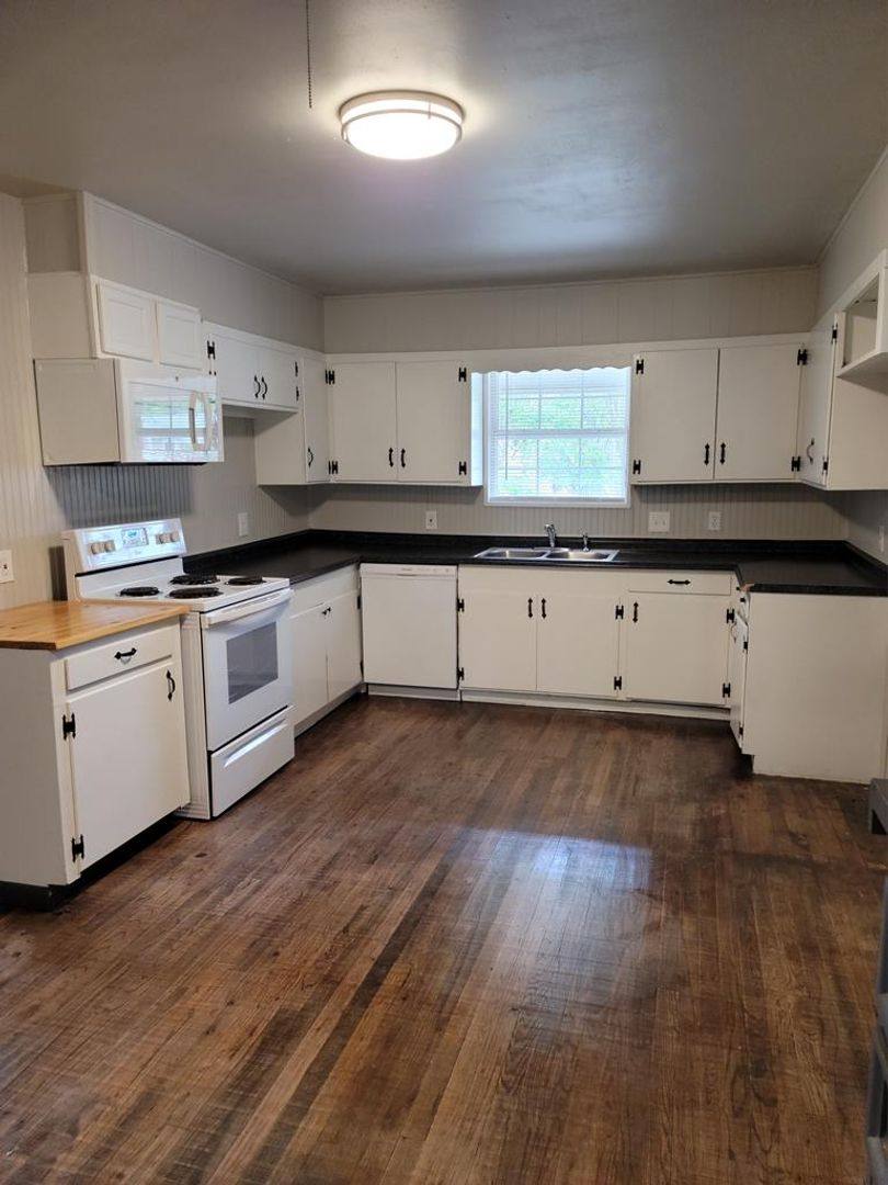 House for rent at 610 Rees St, Kerrville, TX 78028