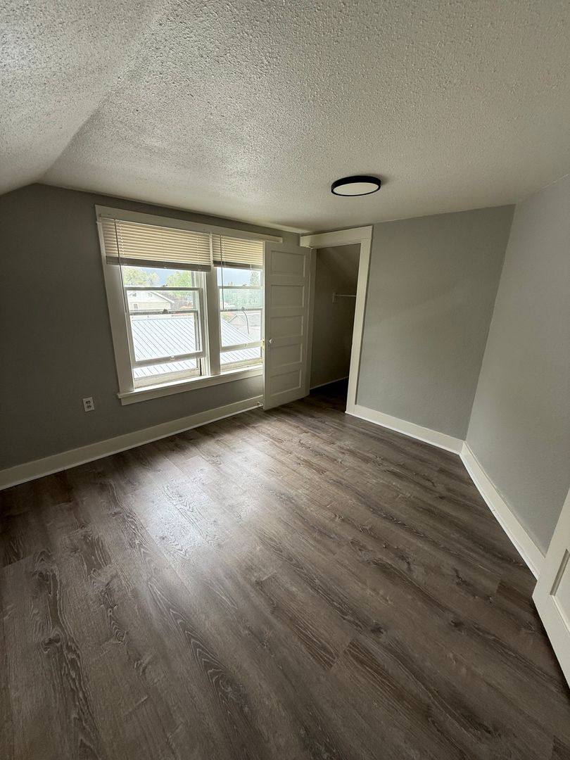 Apartment for rent at 1126 Grant St, Klamath Falls, OR 97603