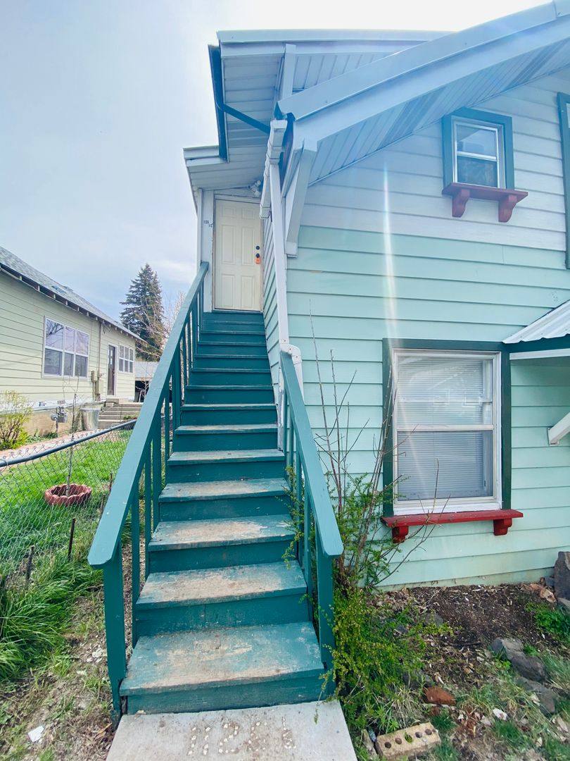 Apartment for rent at 1126 Grant St, Klamath Falls, OR 97603